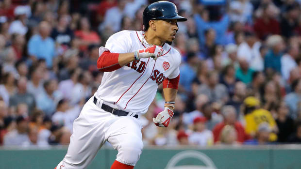 mookie-betts-red-sox.jpg